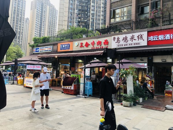 超市门口!总价45万商铺!年租30000!
